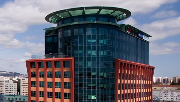 ep torre oriente en lisboa portugal adquirida por bankinter investment y sonae sierra