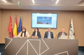 foto mesa de ponentes3 fileminimizer