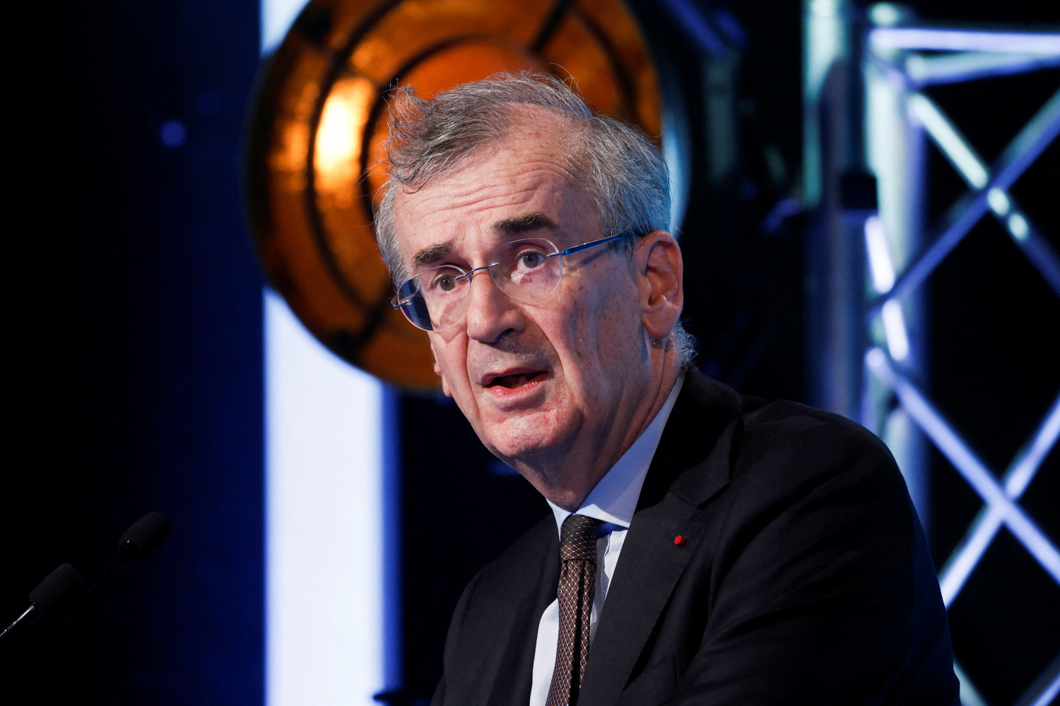 Villeroy prevé un recorte del BCE este mes y pide a los gobiernos no intervenir en fusiones bancarias