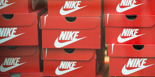 Nike se dispara: fulmina a Donahoe como CEO y recupera al veterano Elliott Hill