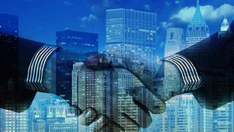 1616666416 hands 10634421920 