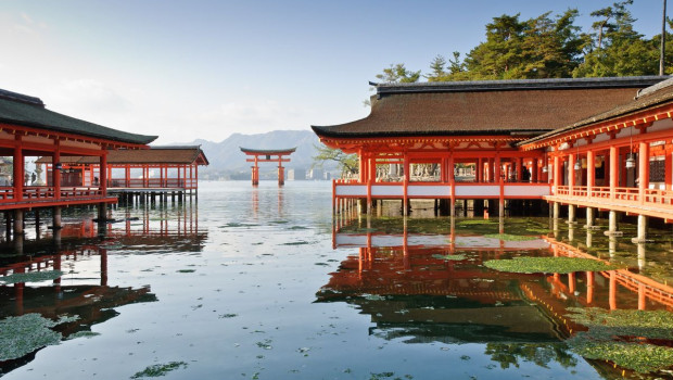 dest japan hiroshima hatsukaichi itsukushima shrine shutterstock portfolio 152186456 universal within usage period 55057