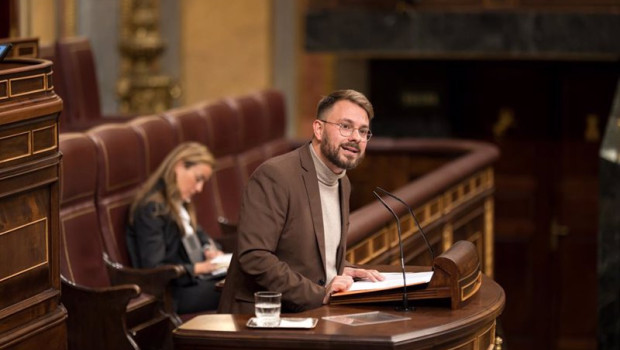 ep archivo   el diputado de compromis alberto ibanez durante una sesion plenaria en el congreso de
