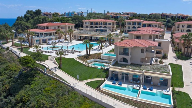 Bain Capital acuerda la venta de Cora Resort and Spa en Grecia a Fattal Hotel Group | BAIN CAPITAL ep bain capital acuerda la venta de cora resort and spa en grecia a fattal hotel group
