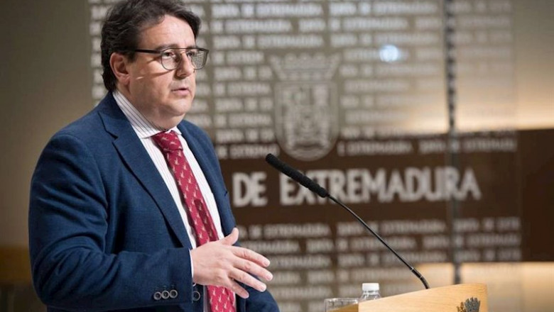 El consejero de SAnidad, José María Vergeles, en rueda de prensa | JUNTA DE EXTREMADURA ep el consejero de sanidad jose maria vergeles en rueda de prensa