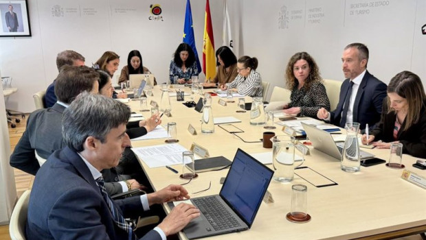 ep el gobierno mantiene una tercera reunion con el sector turistico ante la situacion en oriente
