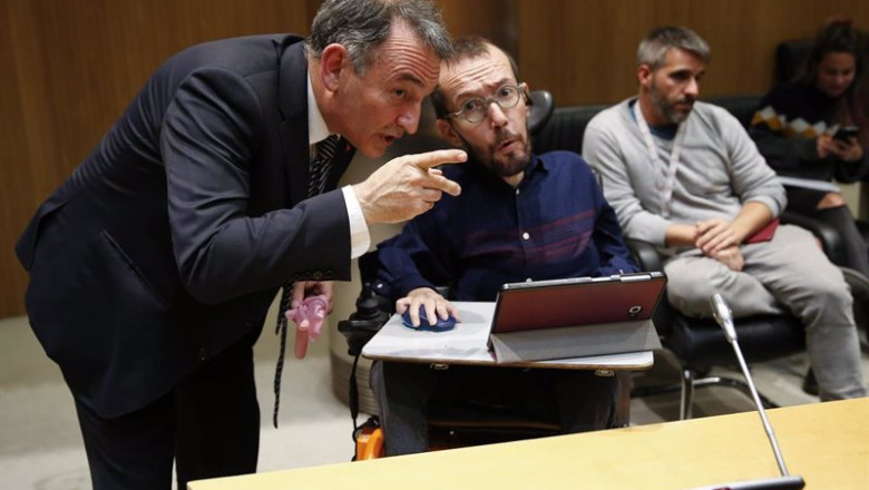 El portavoz de IU en el Congreso, Enrique Santiago, junto con el portavoz de Unidas Podemos, Pablo Echenique | Pool - Archivo ep el portavoz de iu en el congreso enrique santiago junto con el portavoz de unidas podemos pablo