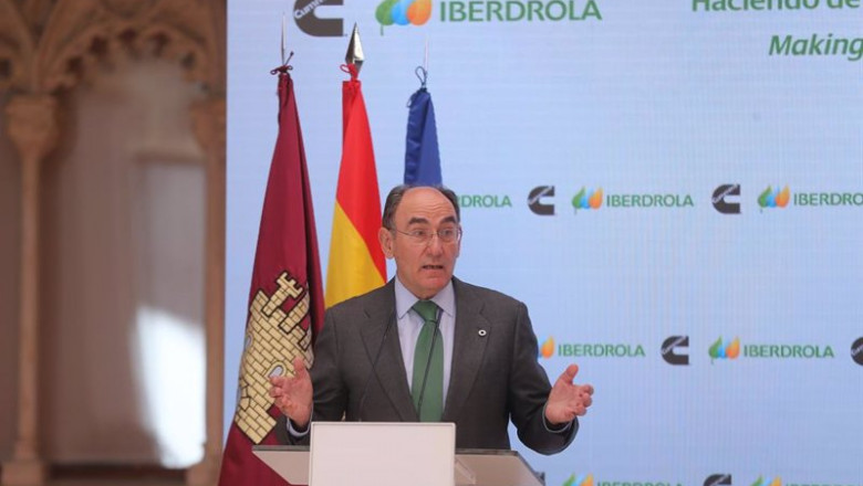 ep el presidente de iberdrola ignacio sanchez galan interviene en la presentacion del acto haciendo ep el presidente de iberdrola ignacio sanchez galan interviene en la presentacion del acto haciendo