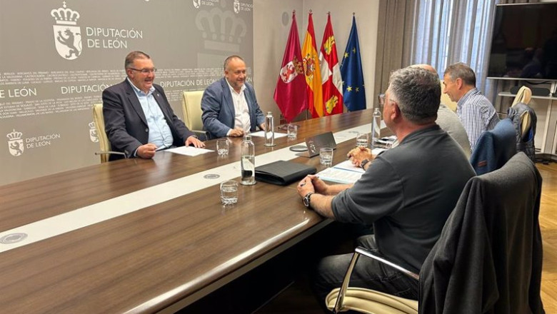 ep el presidente de la diputacion de leon gerardo alvarez courel durante la reunion mantenida la ep el presidente de la diputacion de leon gerardo alvarez courel durante la reunion mantenida la