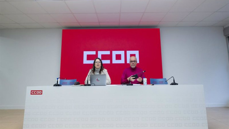El secretario general de CCOO, Unai Sordo (d) y la secretaria confederal de Comunicación, Empar Pablo Martínez (i), presentan las prioridades y demandas del sindicato para este año 2024, en la sede de CCOO, a 10 de enero de 2024, en Madrid (España). | Alberto Ortega - Europa Press ep el secretario general de ccoo unai sordo d y la secretaria confederal de comunicacion empar pablo