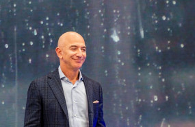 ep filed - 25 september 2019 us los angeles jeff bezos head of amazon can be seen on the fringes of