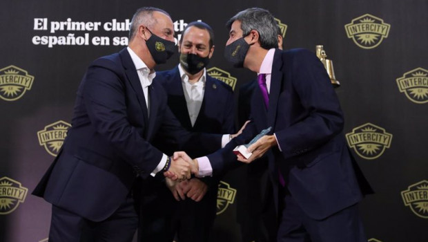 ep i d el presidente de la confederacion empresarial valenciana en alicante cev perfecto palacio el