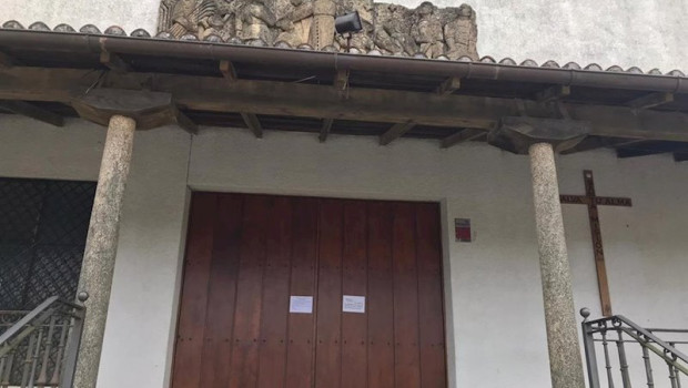 ep iglesia cerrada por la crisis del coronavirus covid-19 confinamiento en galicia