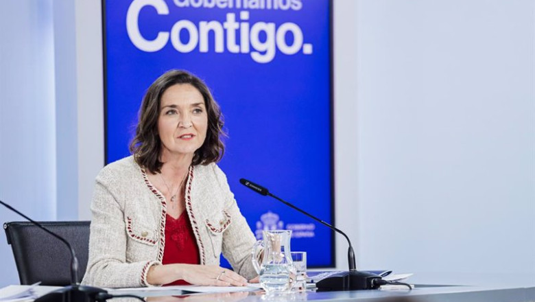 ep la ministra de industria comercio y turismo reyes maroto comparece tras el consejo de ministros ep la ministra de industria comercio y turismo reyes maroto comparece tras el consejo de ministros