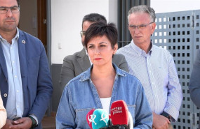 ep la ministra de vivienda isabel rodriguez durante una visita a viviendas en olivenza
