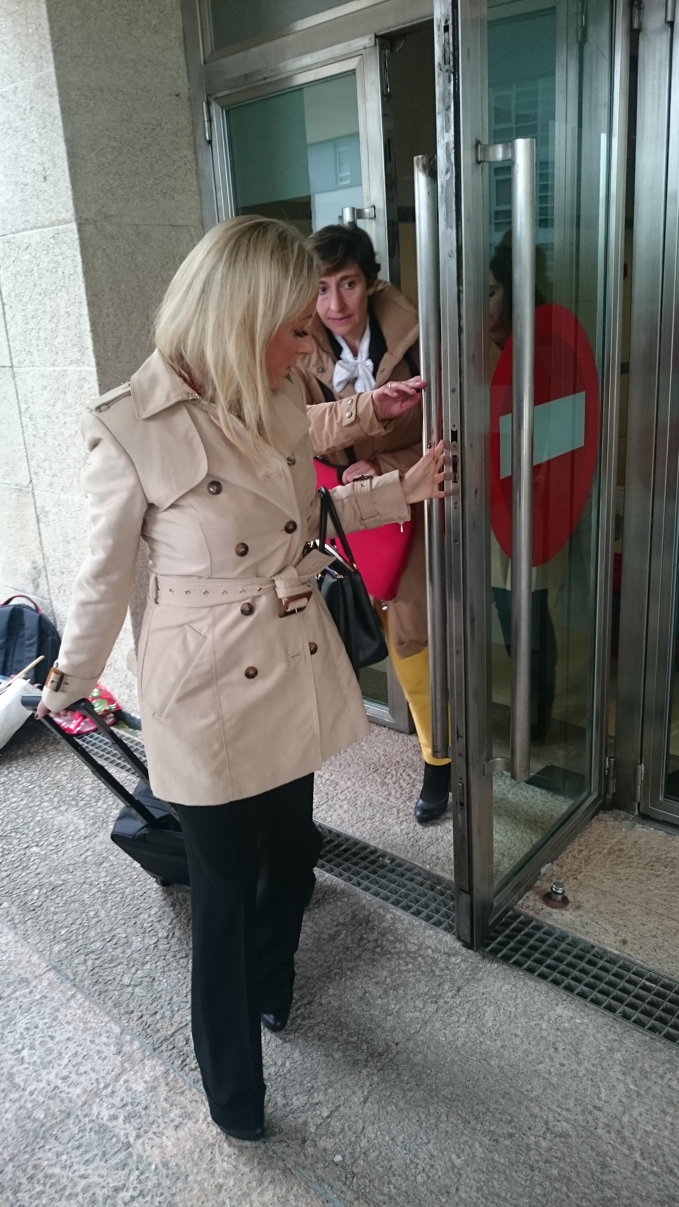 Laura López acude al juzgado compostelano por la causa del Alvia. | EUROPA PRESS ep laura lopez acudejuzgado compostelanola causaalvia