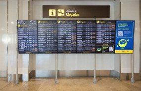ep paneles informativos en el aeropuerto adolfo suarez madrid barajas