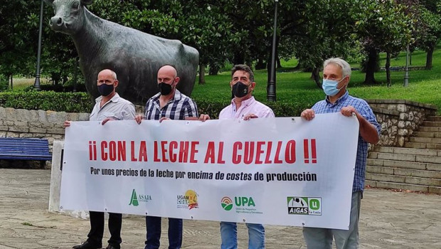 ep representantes de las organziaciones agrarias de cantabria en la rueda de prensa sobre las
