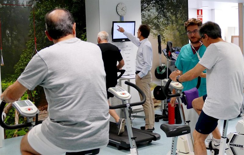 ep sesion de rehabilitacion cardiaca con control de los pacientes