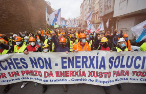 ep trabajadores de la planta de alcoa san cibrao durante una movilizacion en lugo
