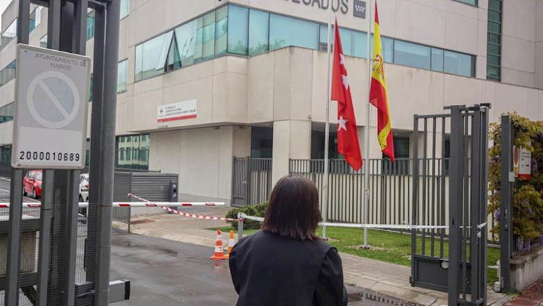 Una abogada vestida con toga y mascarilla entra a los Juzgados de lo Penal | Ricardo Rubio - Europa Press ep una abogada vestida con toga y mascarilla entra a los juzgados de lo penal