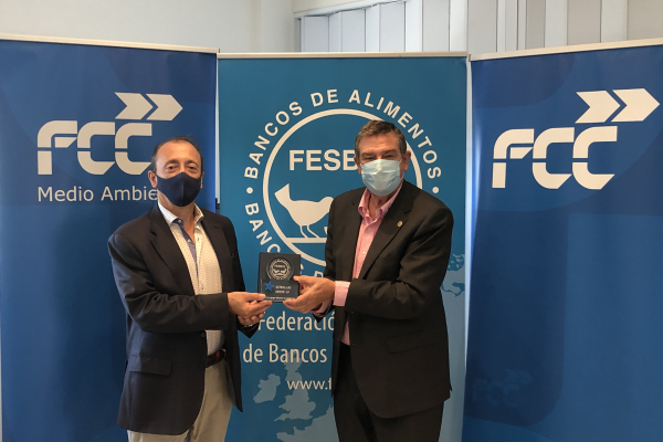 1626949531 acto de entrega a fcc del premio estrellas covid 19 de fesbal