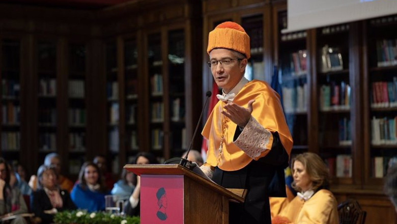 ep archivo el exgobernador del banco de espana hernandez de cos investido doctor honoris causa por ep archivo el exgobernador del banco de espana hernandez de cos investido doctor honoris causa por
