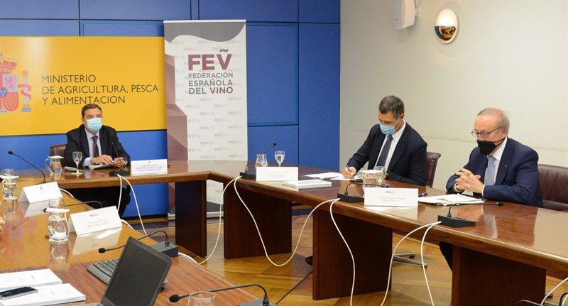 ep archivo emilio restoy presidente de la fev y luis planas ministro de agricultura pesca y ep archivo emilio restoy presidente de la fev y luis planas ministro de agricultura pesca y
