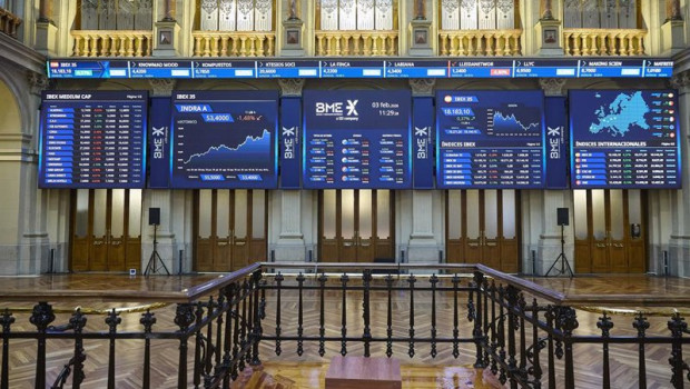 ep archivo   paneles informativos en el palacio de la bolsa de madrid