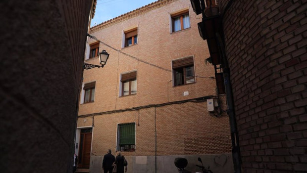 ep archivo   portales de vecinos en el casco historico en toledo espana en una imagen de archivo