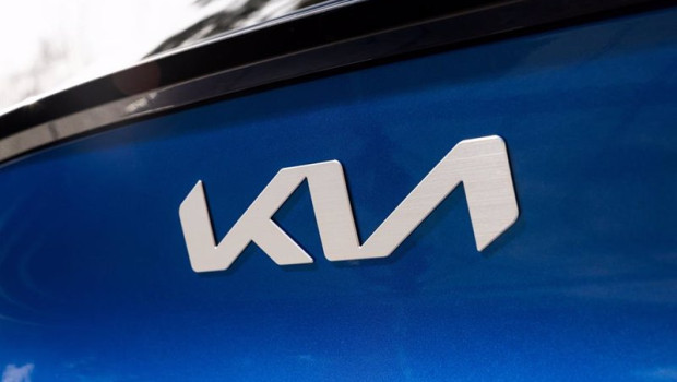 ep archivo   recurso de kia logotipo de kia en el sportage