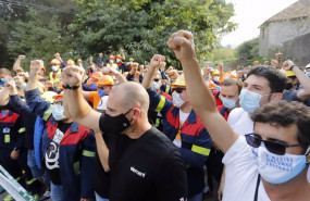 ep archivo   trabajadores de alcoa convocados en el pazo de cea horas despues de la finalizacion de