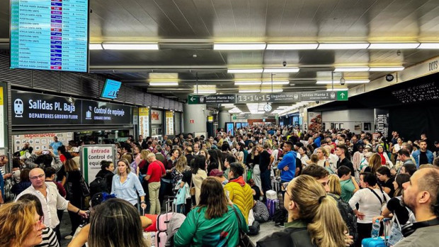 ep cientos de personas en la estacion de atocha