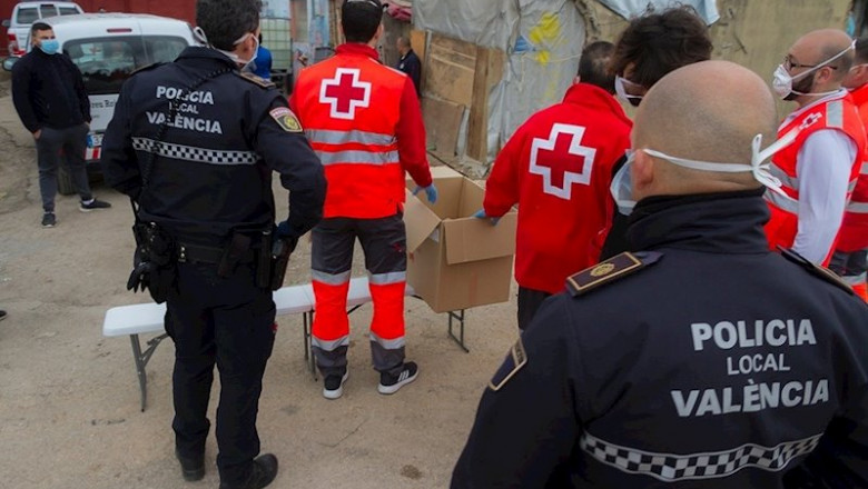 ep coronavirus- valncia reparte mas de 7000 kits de alimentacion para personas sin hogar durante el