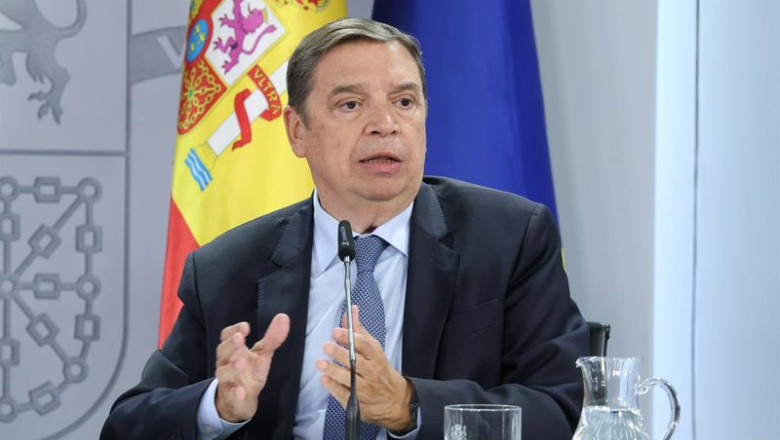 El ministro de Agricultura, Pesca y Alimentación, Luis Planas, durante una rueda de prensa posterior a la reunión del Consejo de Ministros, en el Palacio de la Moncloa, a 21 de octubre de 2025, en Madrid (España). El Consejo de Ministros ha aprobado hoy e | Marta Fernández - Europa Press ep el ministro de agricultura pesca y alimentacion luis planas durante una rueda de prensa posterior 20251031154303