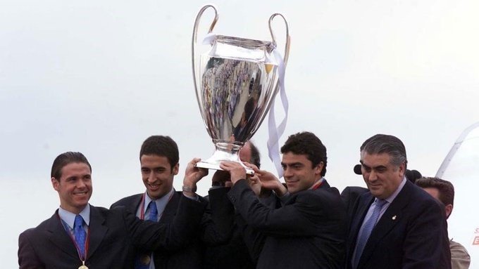 ep fernando redondo raul gonzalez manolo sanchis y lorenzo sanz con la septima copa de europa ep fernando redondo raul gonzalez manolo sanchis y lorenzo sanz con la septima copa de europa