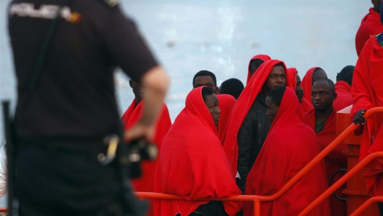 Llegada al puerto de Málaga de 73 personas rescatas de una patera por salvamento Marítimo | Álex Cámara - Europa Press ep llegadapuertomalaga73 personas rescatasuna paterasalvamento maritimo 20190811105303