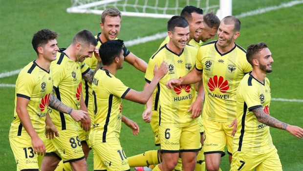 ep los jugadores del wellington phoenix uno de los equipos en cuarentena en australia celebran un