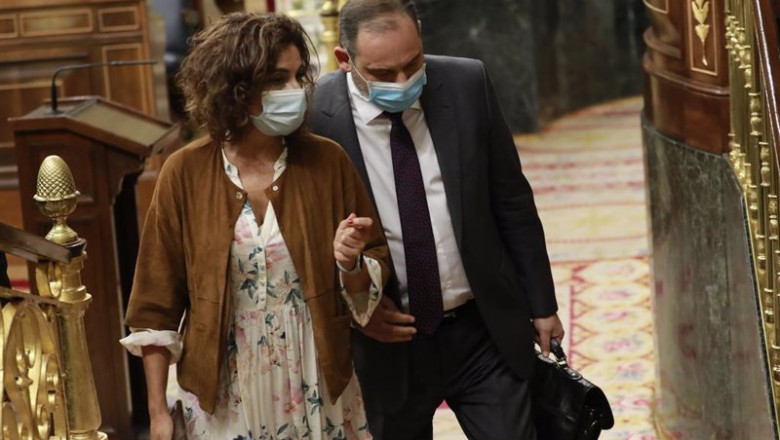 ep los ministros de hacienda y transportes maria jesus montero y jose luis abalos llegan a una