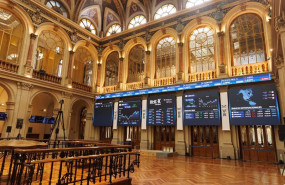 ep paneles del ibex 35 en el palacio de la bolsa a 5 de mayo de 2023 en madrid espana el ibex 35 ha 20230512122504