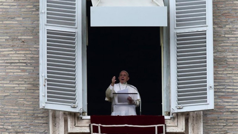 El Papa Francisco ofreciendo el tradicional Ángelus de los domingos desde el balcón del Palacio Apostólico de la Plaza de San Pedro del Vaticano | Evandro Inetti/ZUMA Wire/dpa ep papa francisco ofreciendotradicional angeluslos domingosbalconpalacio apostolicola plazasan pedrovaticano