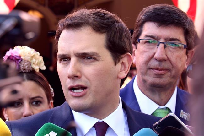 El presidente de Cs, Albert Rivera, con Juan Marín detrás | EUROPA PRESS ep presidentecs albert rivera con juan marin detras