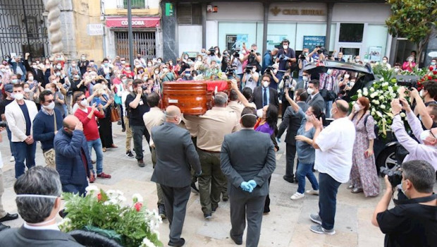 ep salida del feretro de julio anguita del ayuntamiento de cordoba