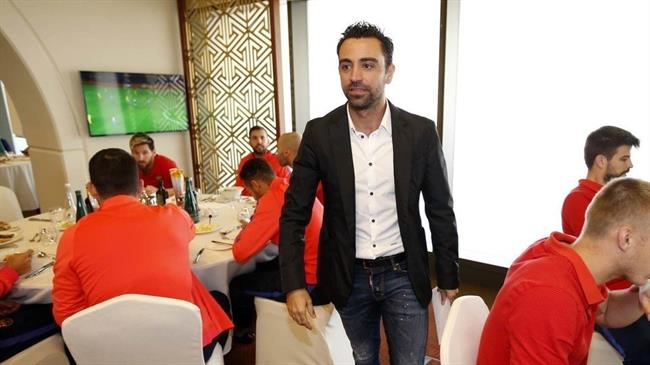 Xavi Hernández visita a sus ex compañeros del FC Barcelona | FCB ep xavi hernandez visitasus ex companerosfc barcelona