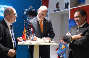 firma embajador holanda s2 grupo 