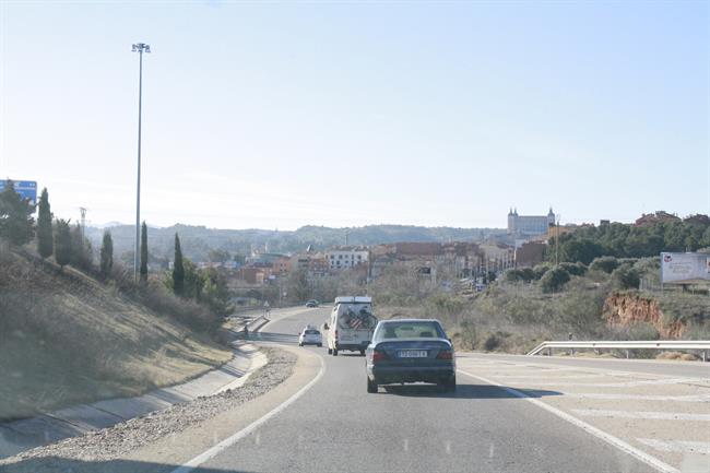 Carretera. carretera trafico coches autovia dgt circulacion