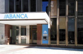 ep antigua sede de banco caixa geral y oficina principal en vigo con la imagen de abanca