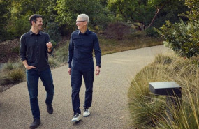 ep archivo   el nuevo ceo de apple john ternus junto a tim cook