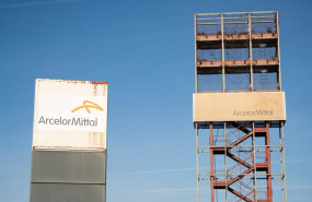 ep archivo   exteriores de la factoria arcelormittal en aviles asturias espana