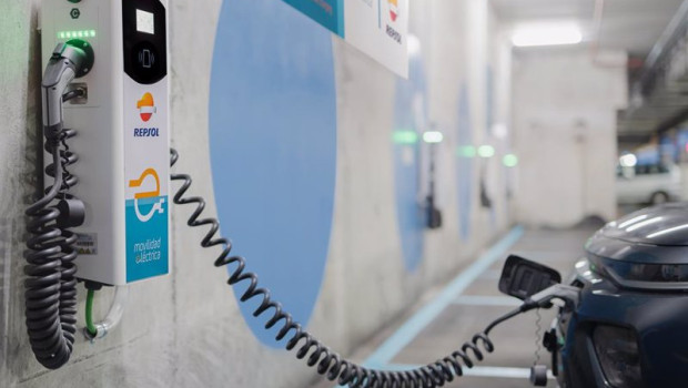 ep archivo punto de recarga para vehiculo electrico de repsol en bec de barakaldo ep archivo punto de recarga para vehiculo electrico de repsol en bec de barakaldo